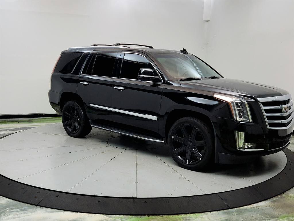 Used 2019 Cadillac Escalade Luxury AWD/4WD image 3