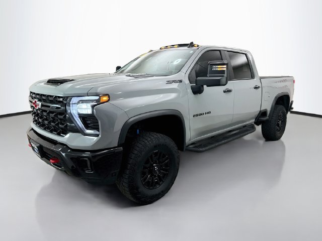 Used 2024 Chevrolet Silverado 2500 ZR2 w/ Technology Package AWD/4WD image 3