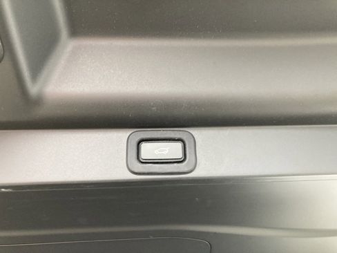 Used 2023 Land Rover Range Rover SE image 26