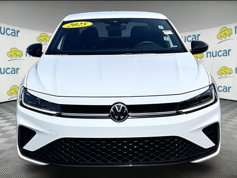Used 2025 Volkswagen Jetta Sport image 2