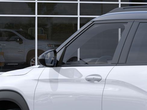 Used 2023 Chevrolet TrailBlazer RS w/ Convenience Package AWD/4WD image 47