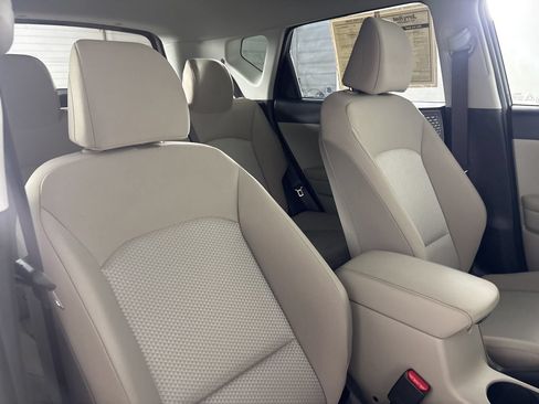 Used 2025 Kia Soul LX w/ LX Technology Package FWD image 28