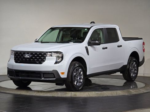New 2025 Ford Maverick XLT FWD image 10