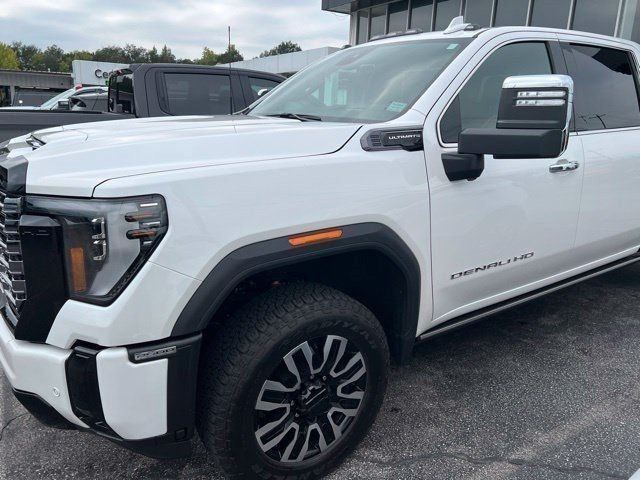 Certified 2025 GMC Sierra 2500 Denali Ultimate AWD/4WD image 9