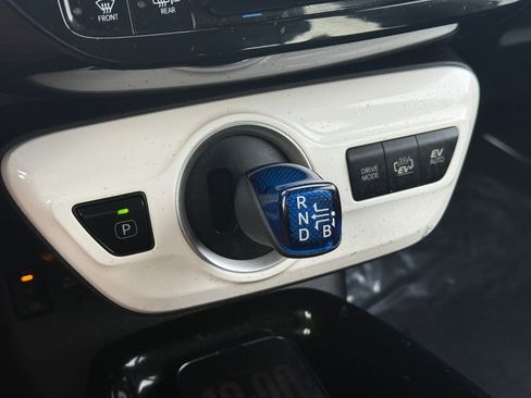 Used 2018 Toyota Prius Prime Plus FWD image 29