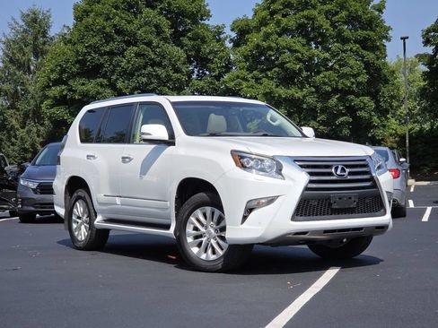 Used 2015 Lexus GX 460 w/ Premium Package AWD/4WD image 2