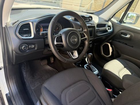 Used 2021 Jeep Renegade Latitude FWD image 21