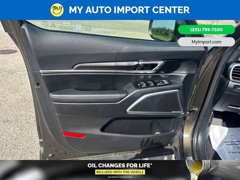 Used 2025 Kia Telluride S AWD/4WD image 10