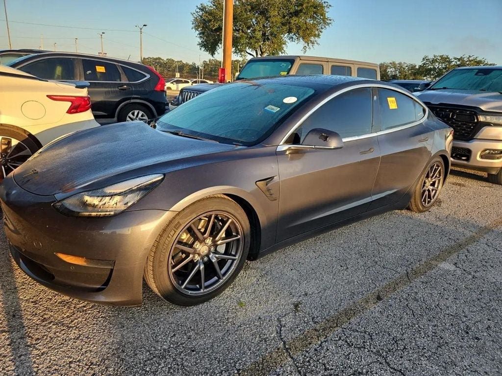 Used 2020 Tesla Model 3 Standard Range Plus RWD image 3