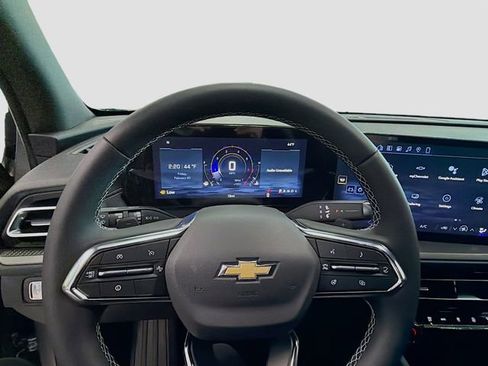 New 2026 Chevrolet Traverse LT image 11