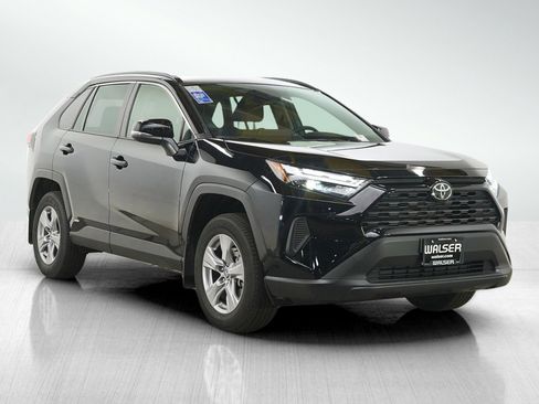 Used 2025 Toyota RAV4 XLE AWD/4WD image 7