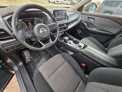 Used 2023 Nissan Rogue SV image 16