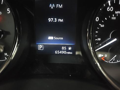 Used 2018 Nissan Rogue SV AWD/4WD image 23