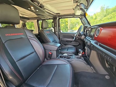 Used 2022 Jeep Wrangler Unlimited Rubicon w/ Xtreme Recon 35" Tire Package AWD/4WD image 16