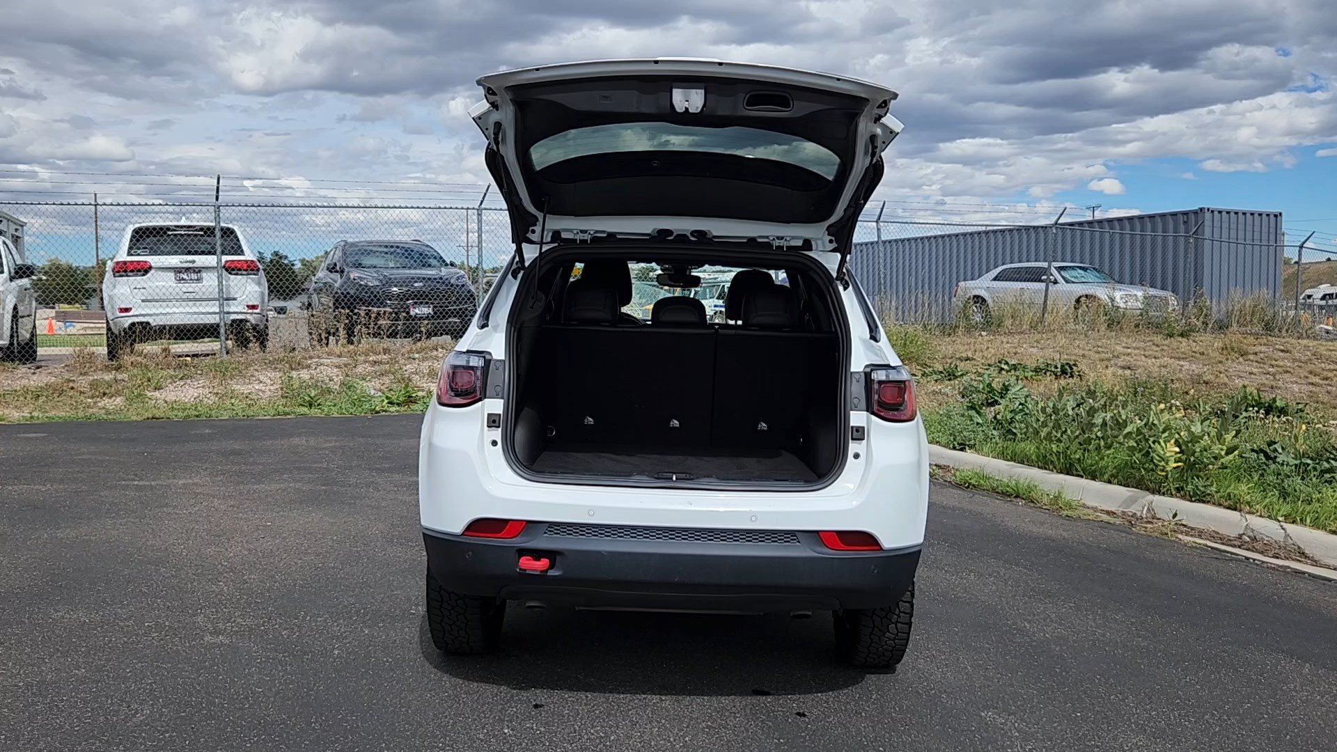 Used 2026 Jeep Compass Trailhawk AWD/4WD image 18