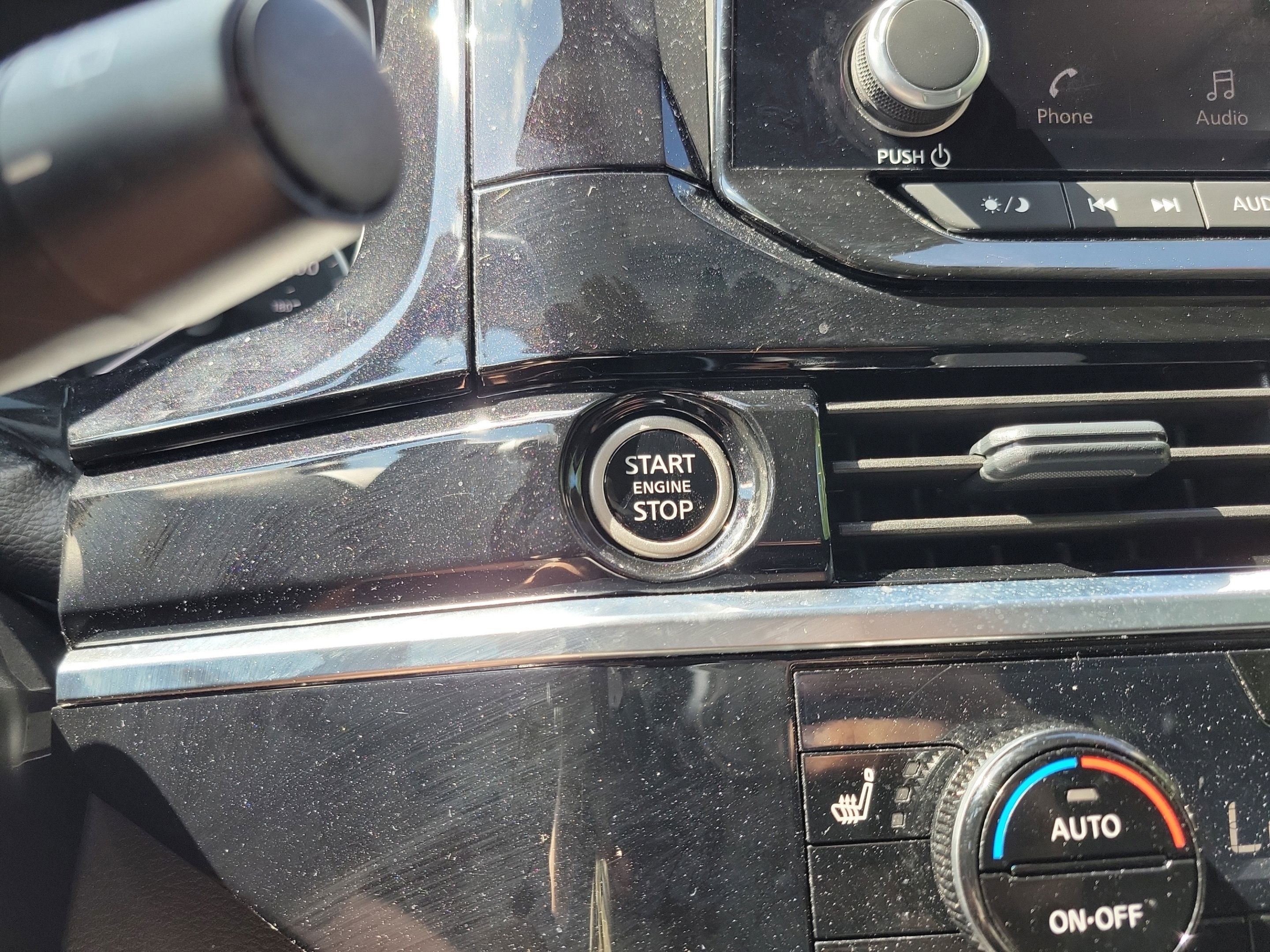 Certified 2024 Nissan Pathfinder SV FWD image 9