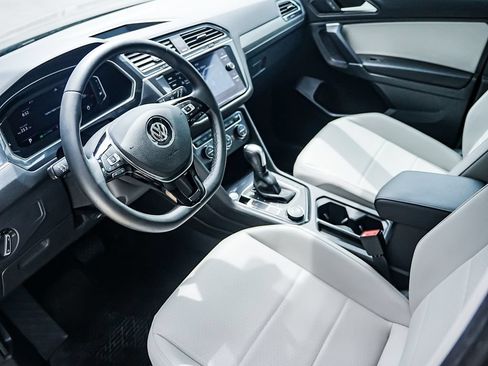 Used 2020 Volkswagen Tiguan SEL AWD/4WD image 4