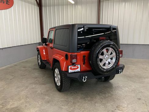Used 2017 Jeep Wrangler Sahara w/ Connectivity Group AWD/4WD image 14