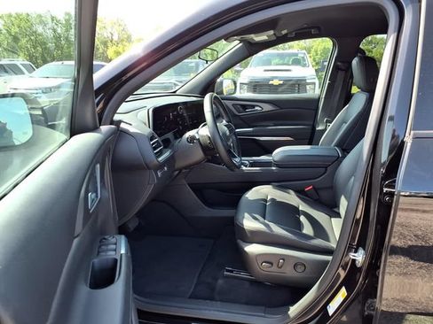Used 2025 Chevrolet Traverse LT AWD/4WD image 82