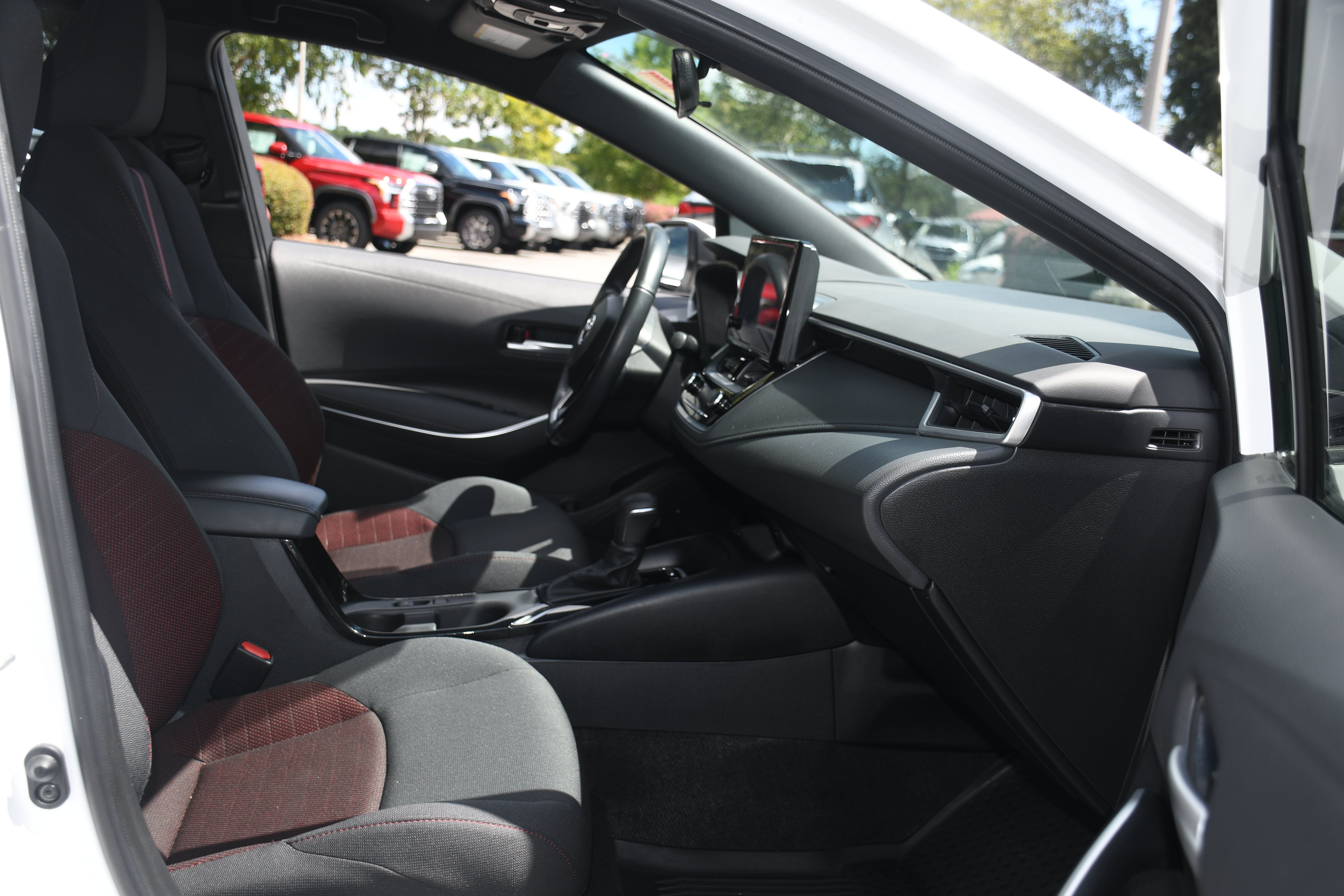 Used 2023 Toyota Corolla SE FWD image 19