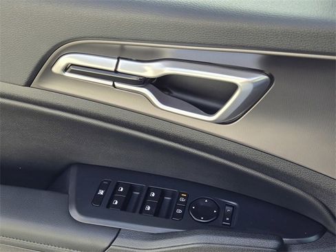 New 2026 Kia Sportage EX image 18