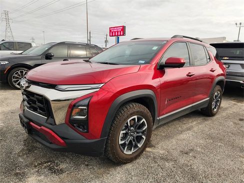 Used 2025 Chevrolet Equinox ACTIV w/ Safety and Technology Package image 3