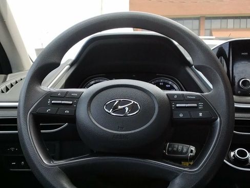 Used 2021 Hyundai Sonata SE w/ Preferred Accessory Package image 12