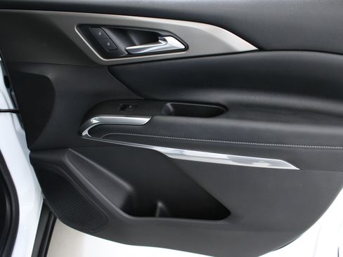 Used 2024 Chevrolet Traverse LT w/ LPO, Floor Liner Package FWD image 29