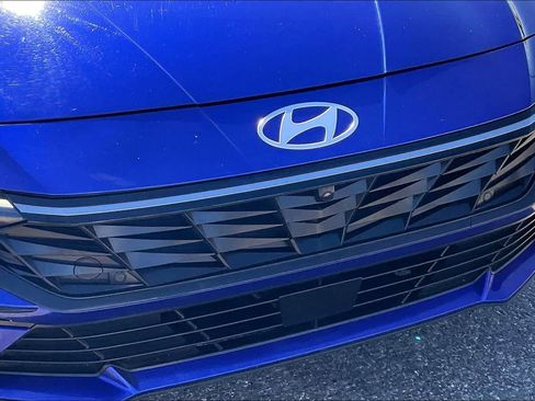 Used 2024 Hyundai Elantra Limited image 29