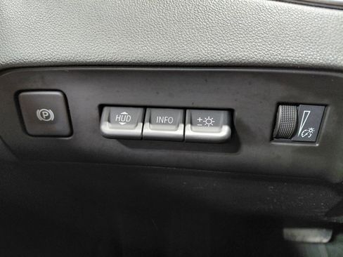 Used 2024 Buick Enclave Premium image 27