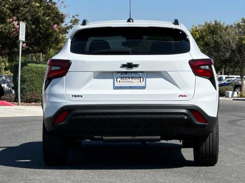 New 2025 Chevrolet Trax RS image 5