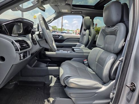 Used 2020 Lincoln Navigator Reserve w/ Luxury Package AWD/4WD image 10