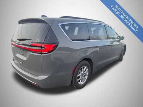 Used 2022 Chrysler Pacifica Touring-L image 9