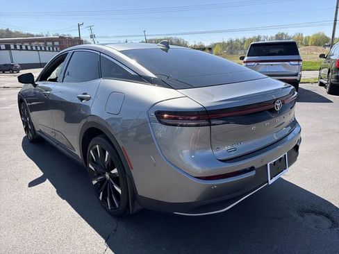 Used 2024 Toyota Crown Platinum image 6