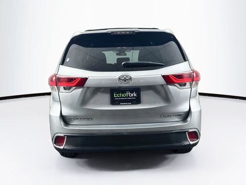 Used 2019 Toyota Highlander LE FWD image 7