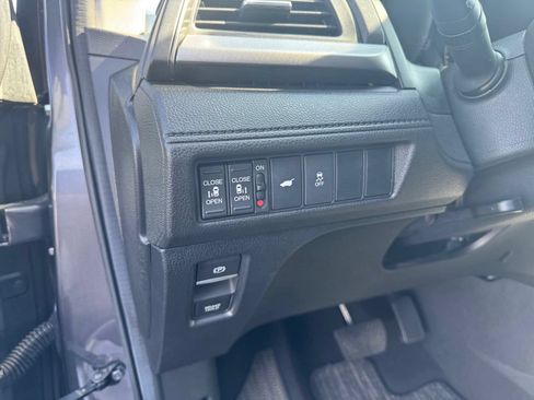 Used 2025 Honda Odyssey EX-L image 4