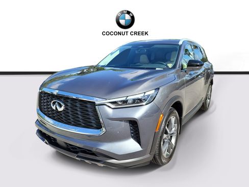 Used 2025 INFINITI QX60 Luxe w/ Cargo Package FWD image 2