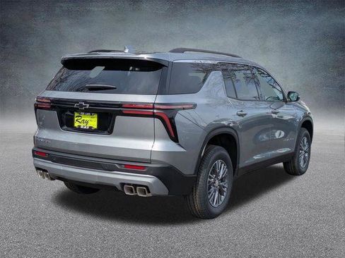 New 2026 Chevrolet Traverse LT image 4