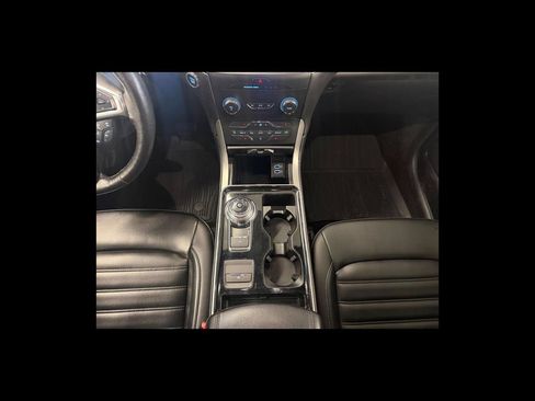 Used 2019 Ford Edge SEL w/ Equipment Group 201A AWD/4WD image 16