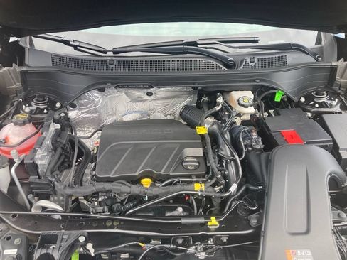 New 2026 Chevrolet Trax RS w/ Sunroof Package FWD image 31