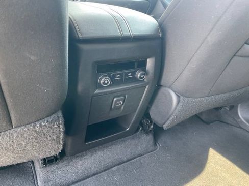 Used 2020 Chevrolet Traverse LT FWD image 14