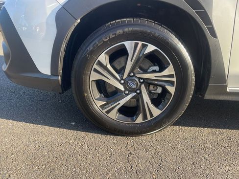 Used 2024 Subaru Crosstrek 2.0i Premium image 18