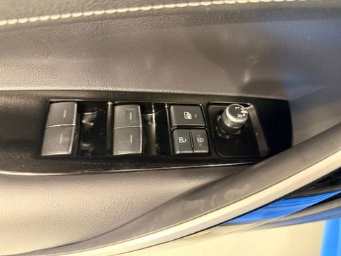 Used 2019 Toyota Corolla XSE image 32