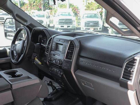 Used 2017 Ford F550 XLT image 45