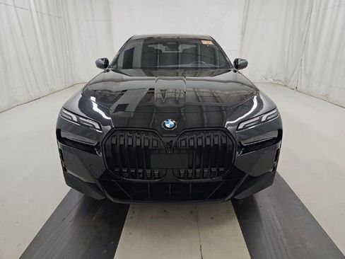 Used 2023 BMW 760i xDrive w/ Luxury Rear Seating Package image 2