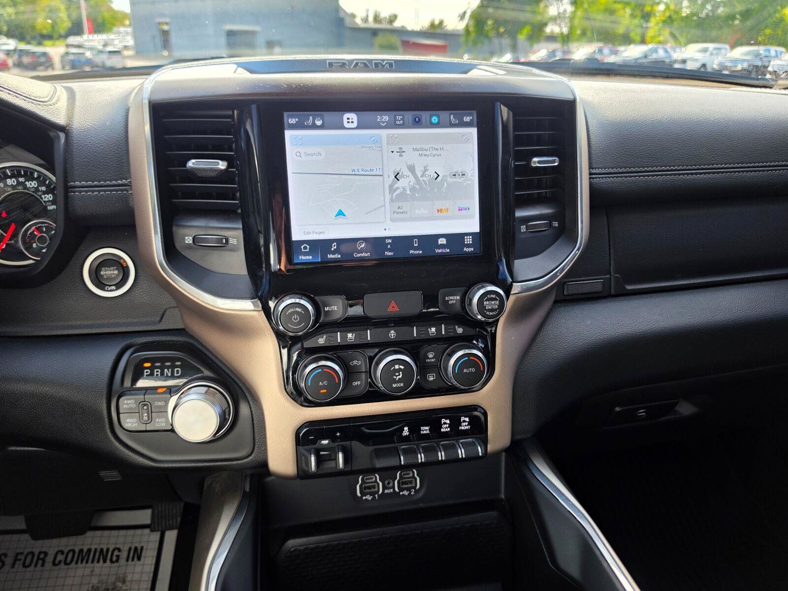 Used 2022 RAM 1500 Laramie AWD/4WD image 12