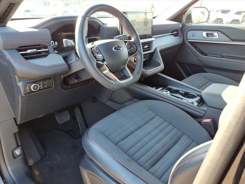 Used 2025 Ford Explorer ST-Line w/ ST-Line Street Pack image 14