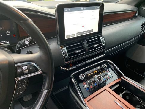 Used 2021 Lincoln Navigator Reserve w/ Luxury Package AWD/4WD image 31