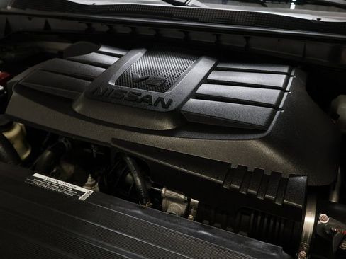 Used 2022 Nissan Titan SV image 24