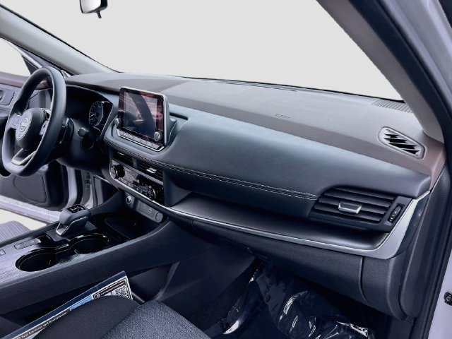 Certified 2023 Nissan Rogue SV FWD image 22